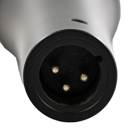 超心型指向人聲麥克風的連接端