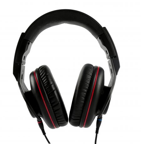 The view of the planar headphone with cable.