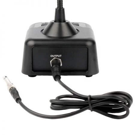 底座內建 6.3mm 插座,並附可拆卸的配套連接線,提升連接設備的靈活性與便利性