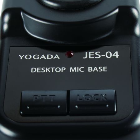 電容式麥克風底座上的內建 PTT(按鍵發話)與鎖定功能按鈕