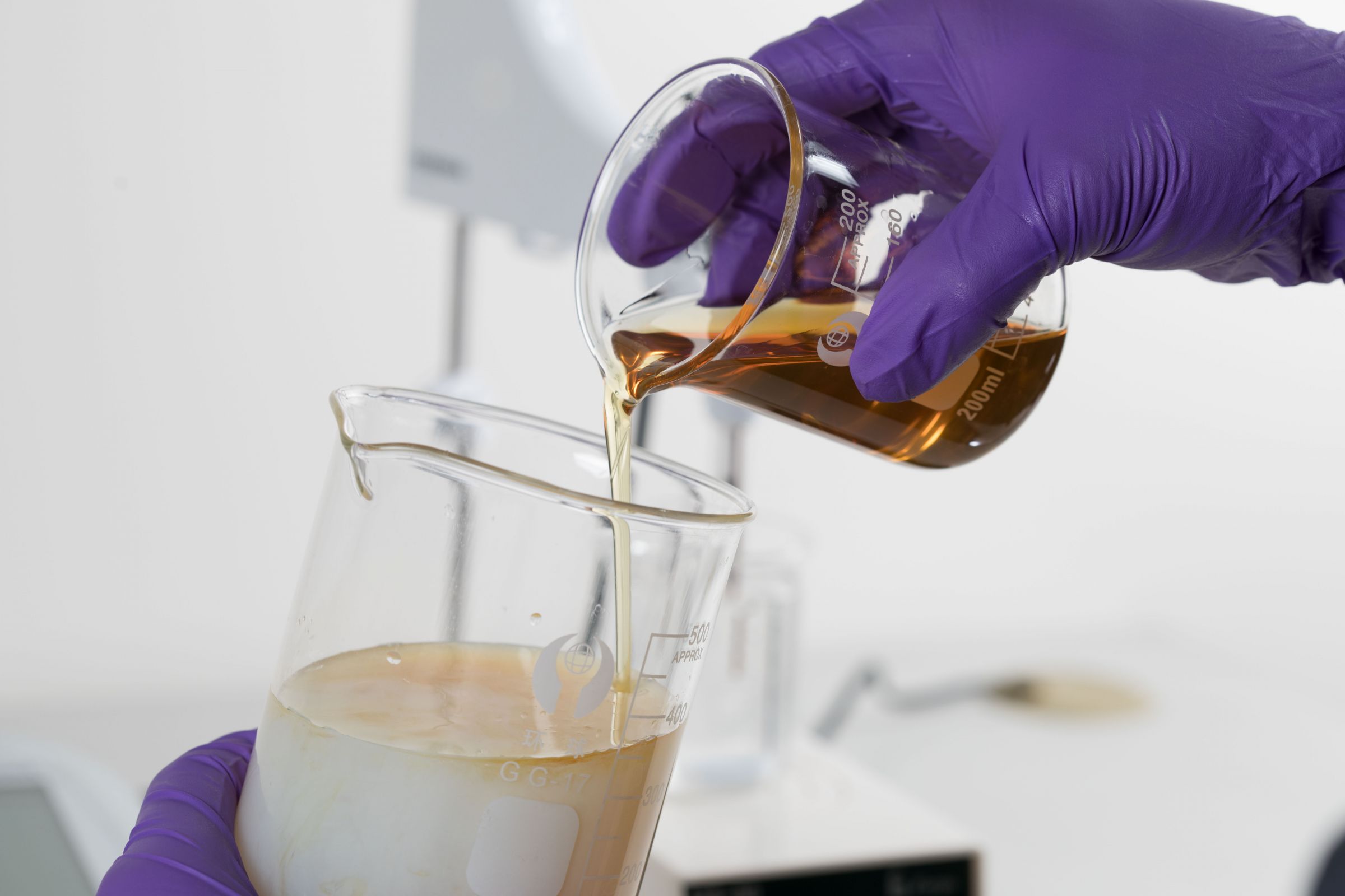 Water-Based Cutting Oil | Certified Cutting Oil & Metalworking Fluid Supplier | HLJH Water-Based Cutting Oil | Certified Cutting Oil & Metalworking Fluid Supplier | HLJH