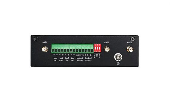 IIoT 5G行動路由器M351-5G連接介面