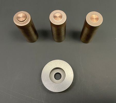 Utilizando el último circuito EDM de carburo de tungsteno ultra duro de alta velocidad.