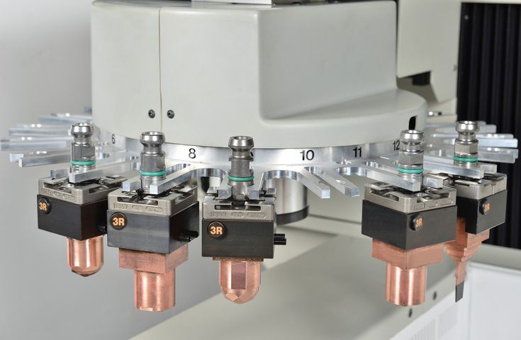 Máquina EDM de alta velocidad con columna móvil CNC