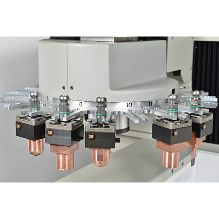 생산성과 가공 정확성을 모두 향상시키는 자동 공구 교환 시스템.