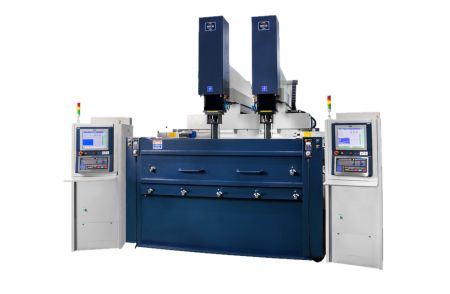Máquina EDM de Alta Velocidade com Cabeça Dupla de 3 Eixos｜Deslocamento em X 3200mm - NeuAR Aparência da Máquina CNC-A3200-2E2