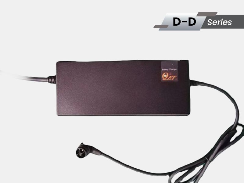 DC to DCタイプのリチウム/鉛蓄電池スマートバッテリー充電器