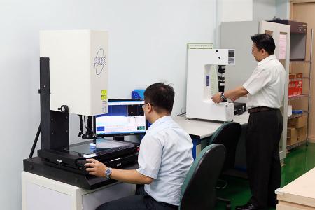 R&D engineers were using inspection equipments for an OEM project.