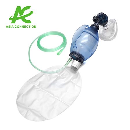 BVM Resuscitator memungkinkan pengguna untuk dengan mudah melakukan ventilasi pada pasien hanya dengan satu tangan jika diperlukan.