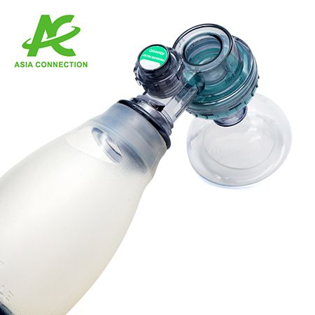 تأتي حقيبة BVM مع قناع ناعم يضمن إحكامًا فعالًا وآمنًا على وجه المريض.