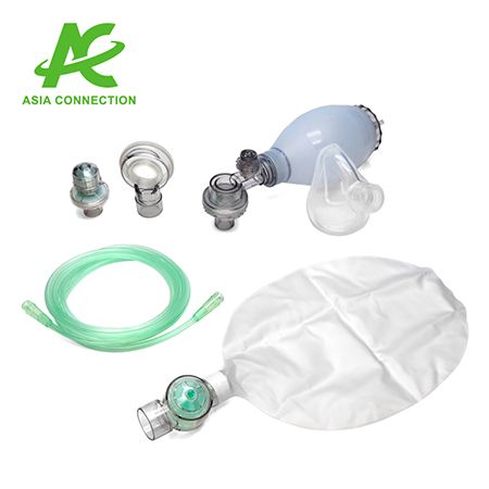 Un conjunto de un resucitador manual de silicona autoclavable para niños BVM con válvula PEEP.