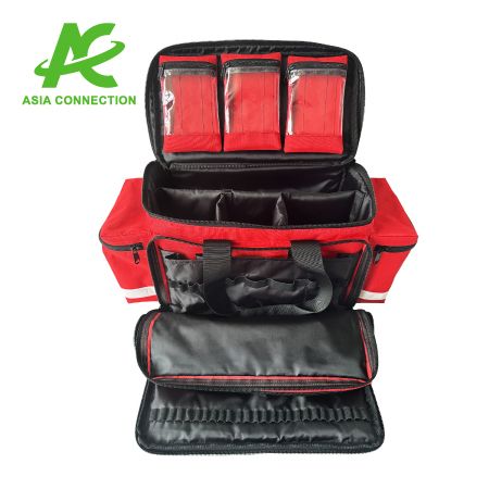 The Responder Bag features two side pockets and dual internal compartments, ensuring quick access and organized storage for emergency medical equipment.