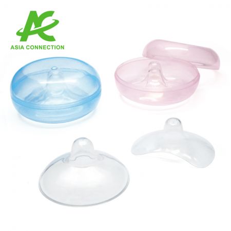 Un recipient transparent poate stoca scutul de sân și este convenabil de transportat.
