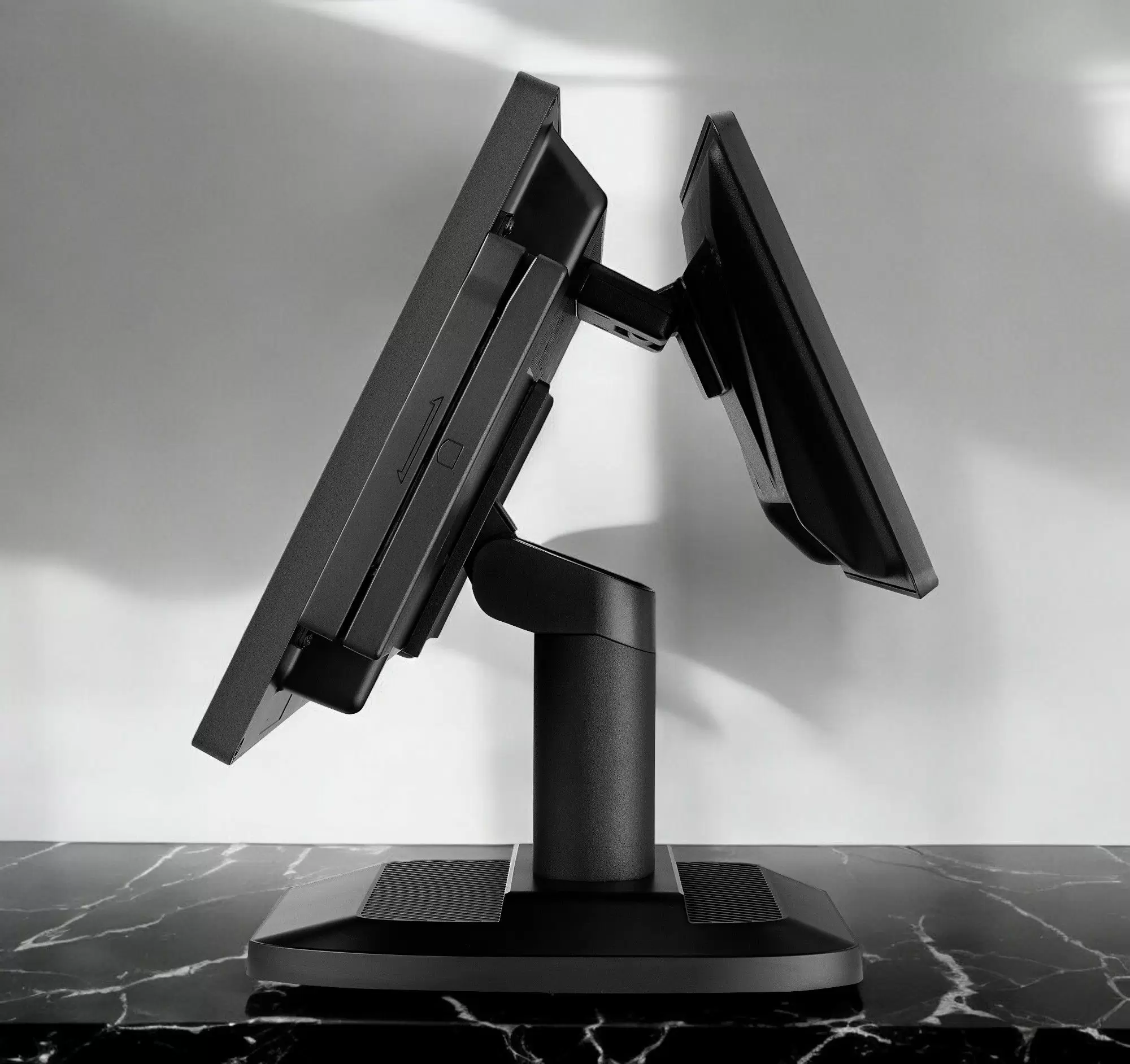 Esperienza cliente migliorata con doppi display.