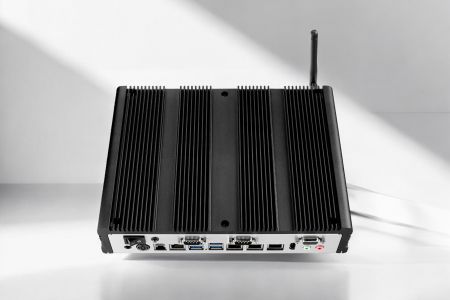 PC Box compatto ad alte prestazioni