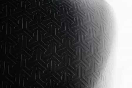 Speciální textura na zadním krytu činí texturu výraznější.