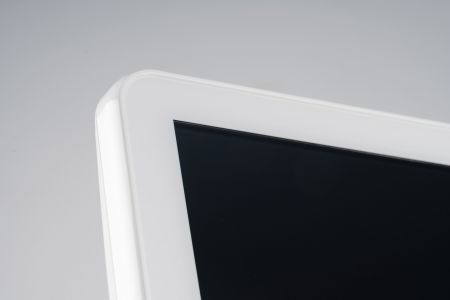 Vit hölje som passar butikens inredning och visar den mest eleganta smaken.