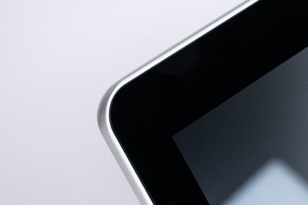 Silver-white bezel for a refined, high-end look.