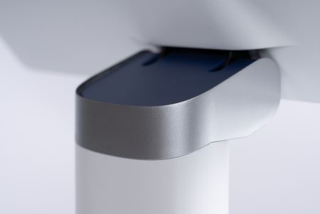 Sturdy pedestal that combines stability with style.