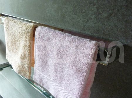 แท่นเช็ดผ้าเช็ดมือสแตนเลสติกติดผนังห้องน้ำ