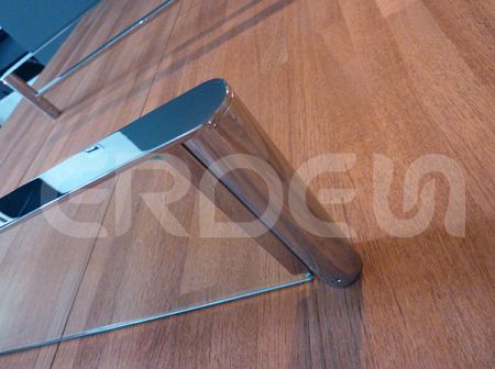 Wandmontiertes Edelstahlregal für das Badezimmer