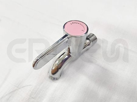 粉色把手水龍頭