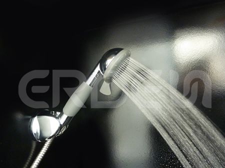 身心障礙者設計的花灑出水