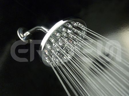 Shower Head dengan Fungsi Tunggal dan Bahan Kuningan dengan Gaya Berlian dan Aliran Air Hujan