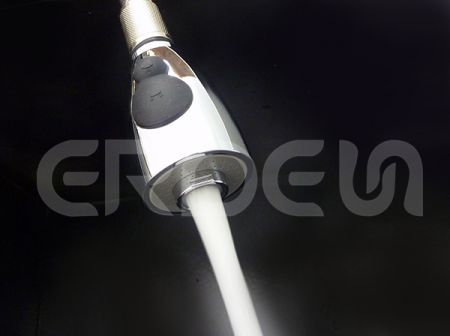 按壓下拉式花灑頭