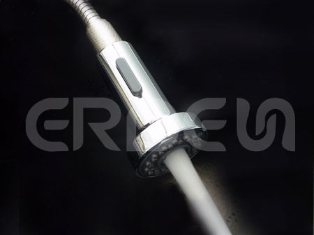 長型下拉式廚房花灑出水效果