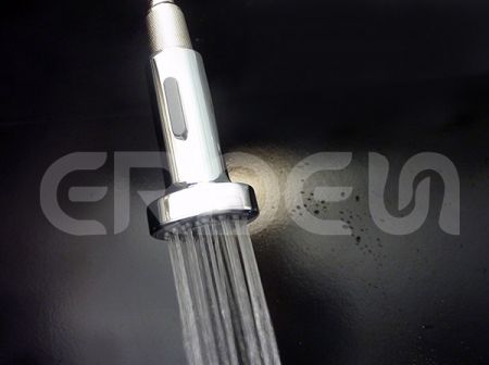 下拉式廚房花灑出水效果