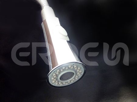 下拉式廚房花灑頭