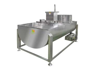 مخزن ذخیره شیر سویا یکی از ماشین‌های در خط تولید شیر سویا است.