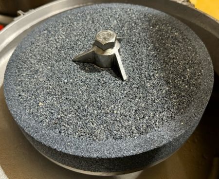 Piatra de moară inferioară plată