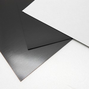 مغناطیس انعطافپذیر خودچسب