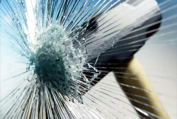 Película de segurança e proteção para janelas