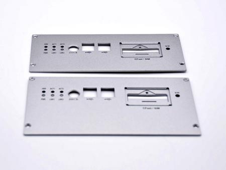 Panel frontal de aluminio con recubrimiento en polvo plateado - Panel frontal personalizado