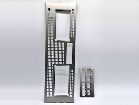Placa frontal de aluminio anodizado en plata - Panel frontal personalizado