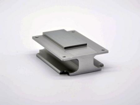 CNC加工陽極本色工字型散塊 - 工字型散熱塊