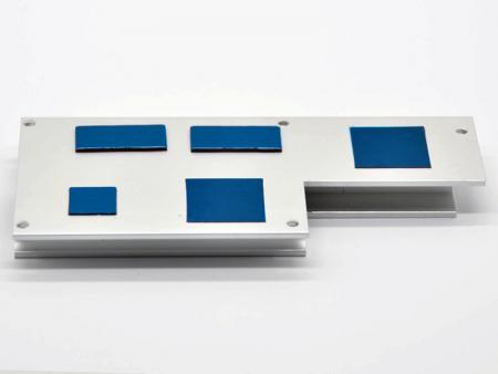 Dissipateurs thermiques délaissés en argent avec pad thermique conducteur