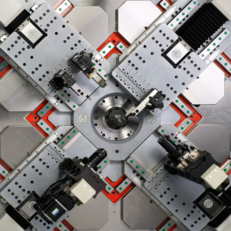 Arbeitsfeld der X-Type Federformmaschine.