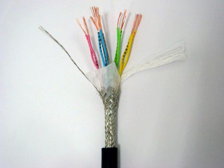 耐撓曲隔離電纜