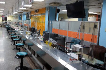 Application d'acrylique sur les barrières antivirales