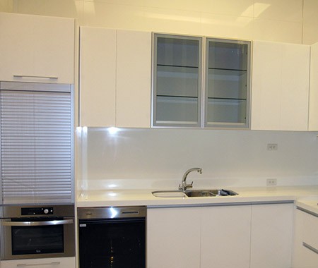 Utilisation de l'acrylique sur le panneau de cuisine - Couleur opaque