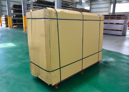 Emballage debout en métal