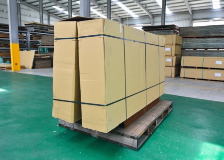 Emballage debout en métal