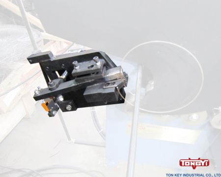 Auto Rolling Cutter - Ring Making Machine | Taiwan Plastic Processing ...