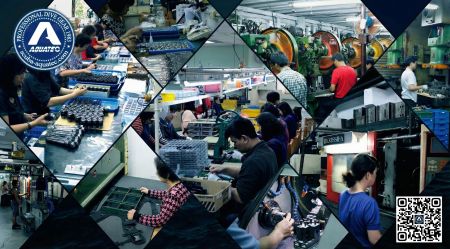 Kombinovaný pohled na výrobní zařízení Aquatec na Taiwanu, včetně CNC obrábění, vstřikování plastů, hydraulického razení a šicích montážních linek.