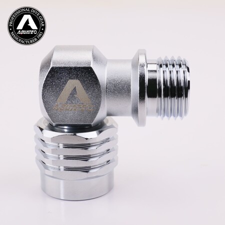 AQUATEC SW-04 90 fokos búvártömlő-adapterének közeli nézete, 3. szög