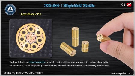 Повна конструкція AQUATEC KN-240 з цільного металу, посилена преміум латунною мозаїчною шпилькою для бойової міцності.